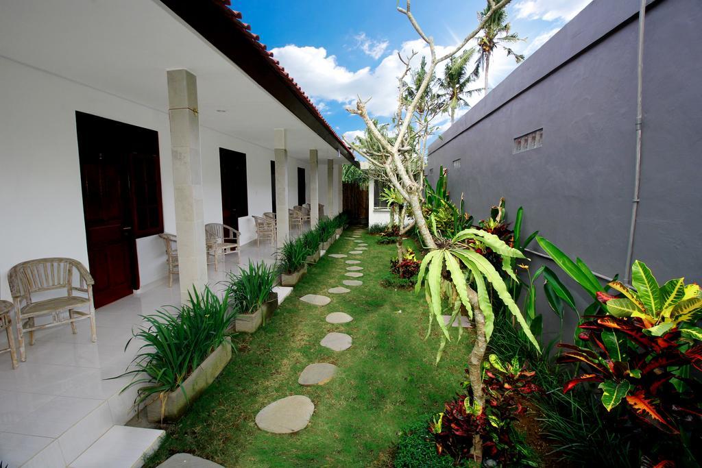 Andy Guesthouse Canggu Buitenkant foto