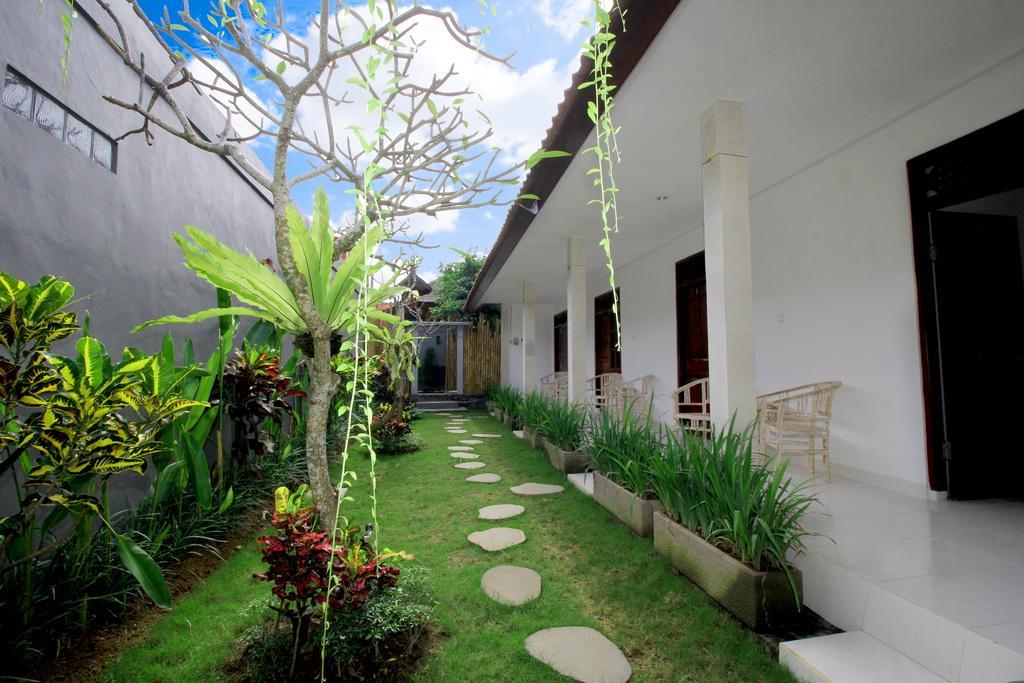 Andy Guesthouse Canggu Buitenkant foto