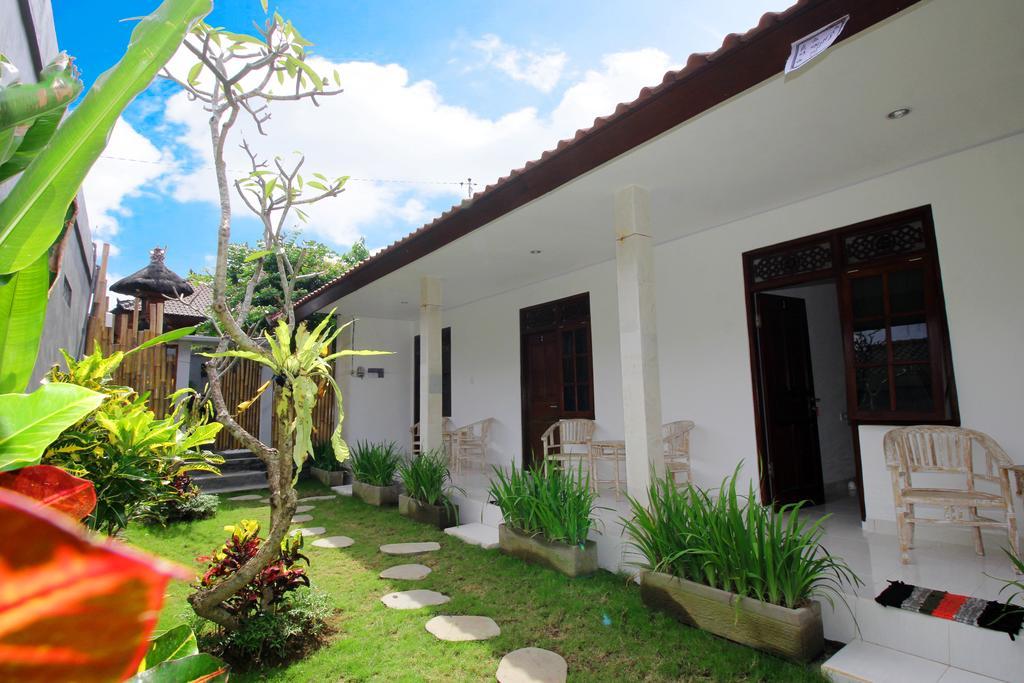 Andy Guesthouse Canggu Buitenkant foto
