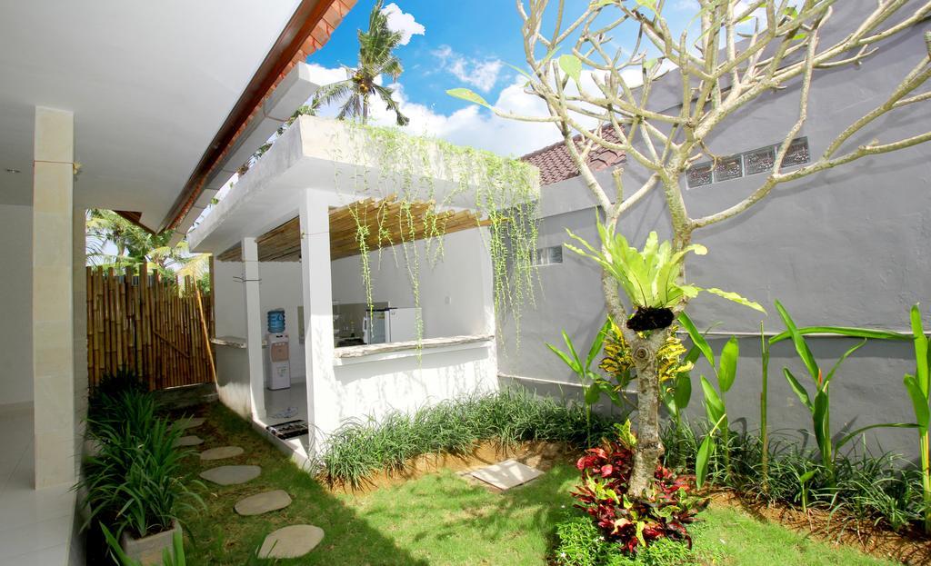 Andy Guesthouse Canggu Buitenkant foto