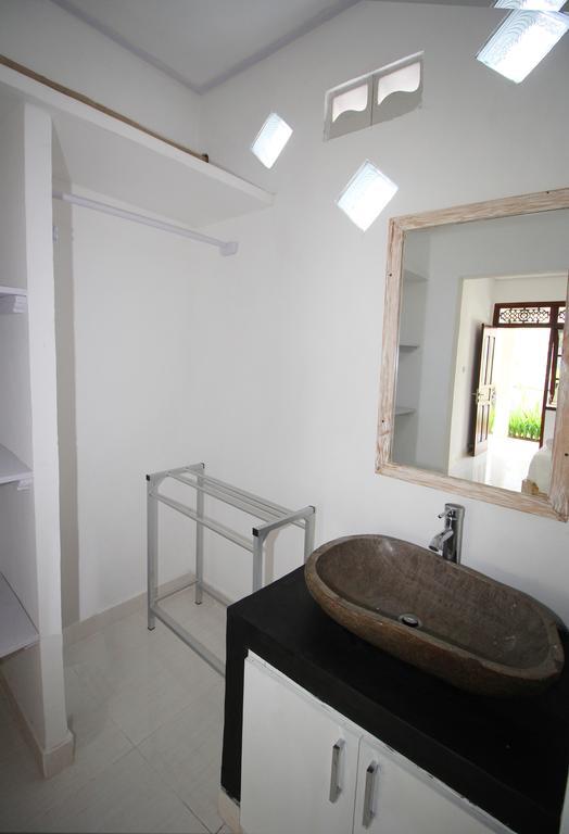 Andy Guesthouse Canggu Buitenkant foto