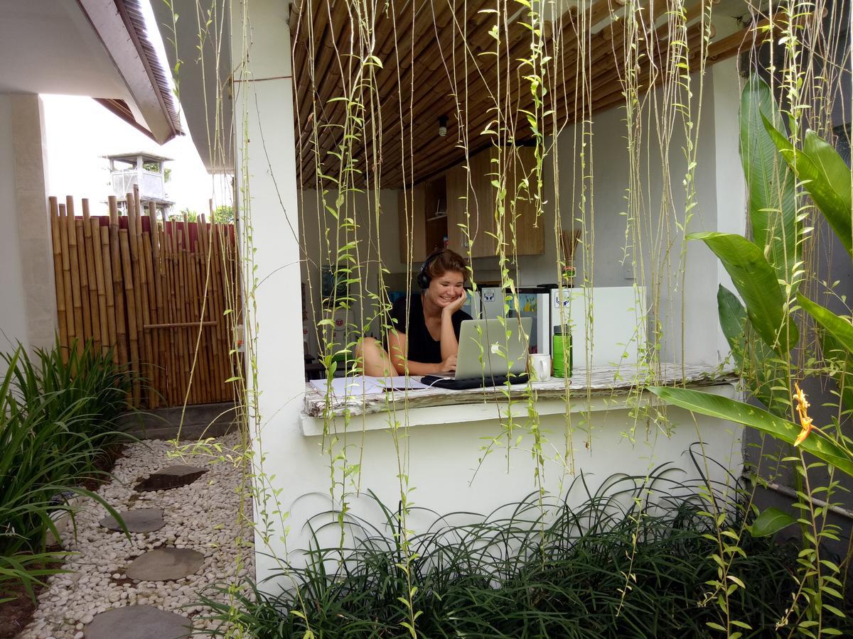 Andy Guesthouse Canggu Buitenkant foto